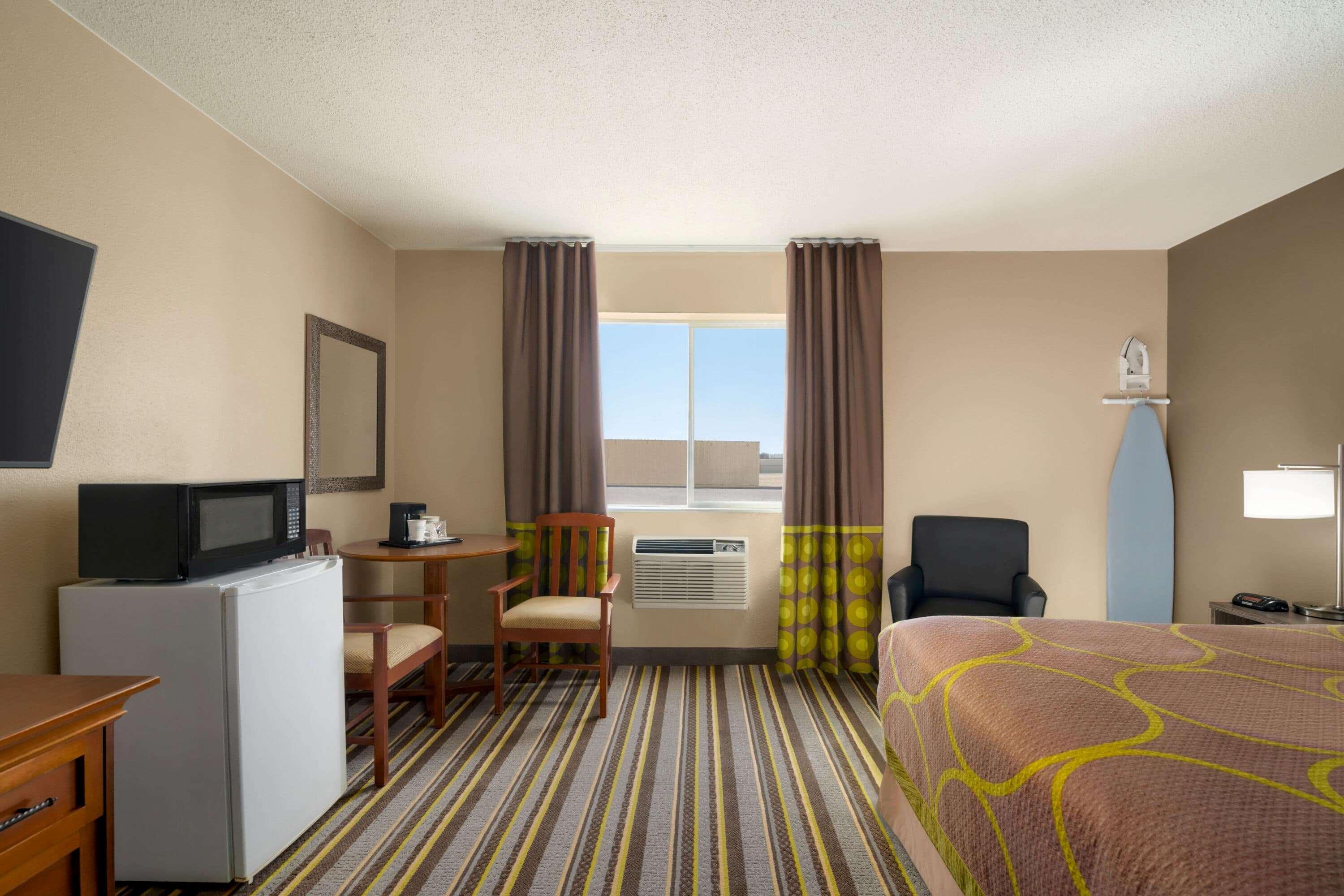 Super 8 by Wyndham Liberal KS Hotel Bagian luar foto