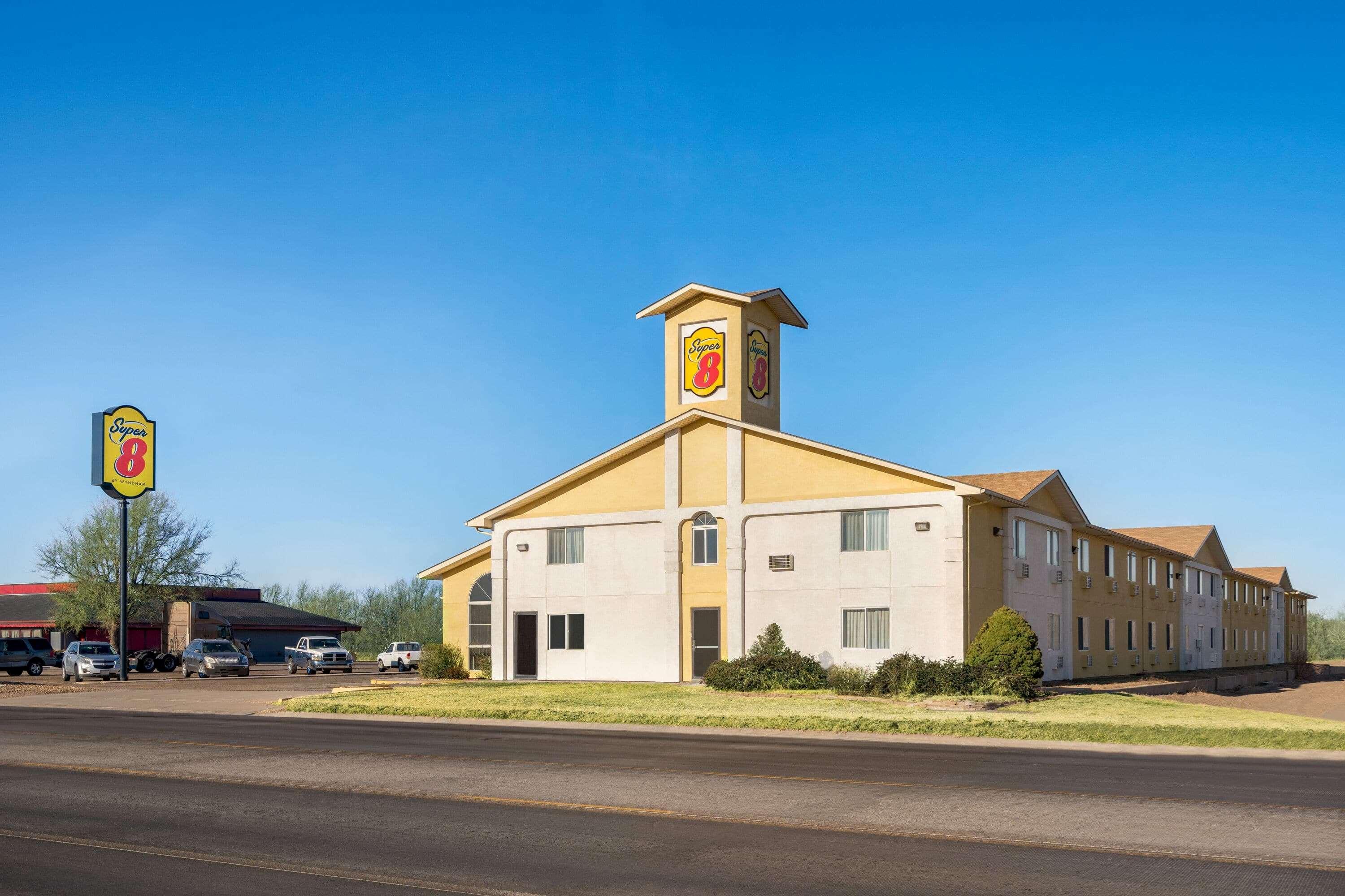 Super 8 by Wyndham Liberal KS Hotel Bagian luar foto